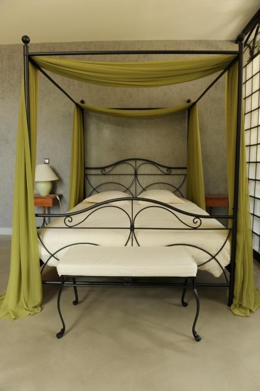 Logis De Nantas Saint-Jean-Bonnefonds Room photo