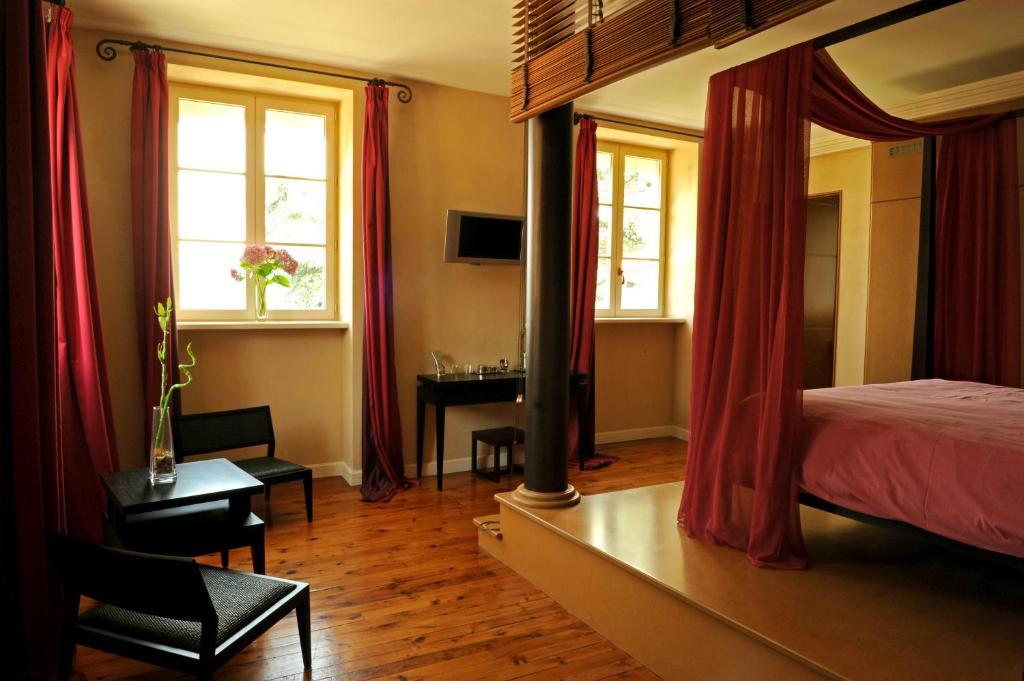 Logis De Nantas Saint-Jean-Bonnefonds Room photo